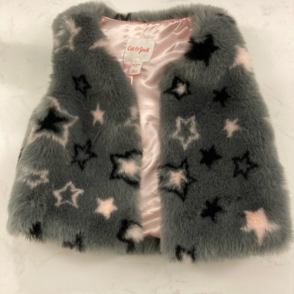 Cat & Jack vest size 4/5 great condition